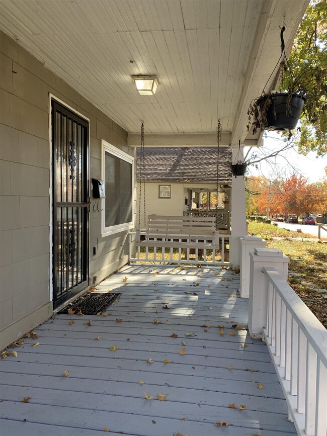 Photo - 6033 Harrison St