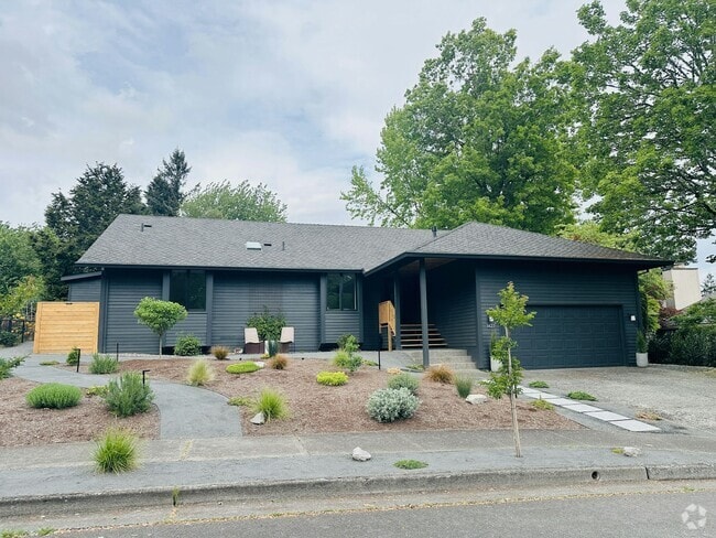 Building Photo - 1427 Greentree Cir Rental