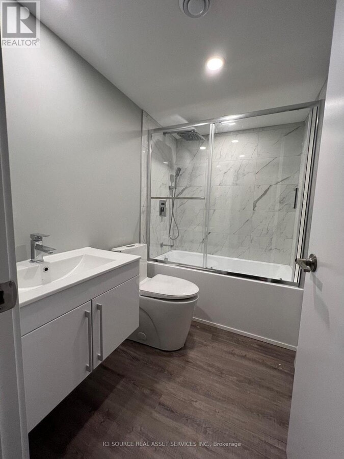 Photo - 15 Solva Dr