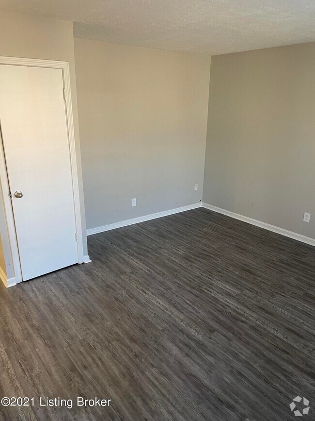 Building Photo - 2707 Riedling Dr Unit B7 Rental