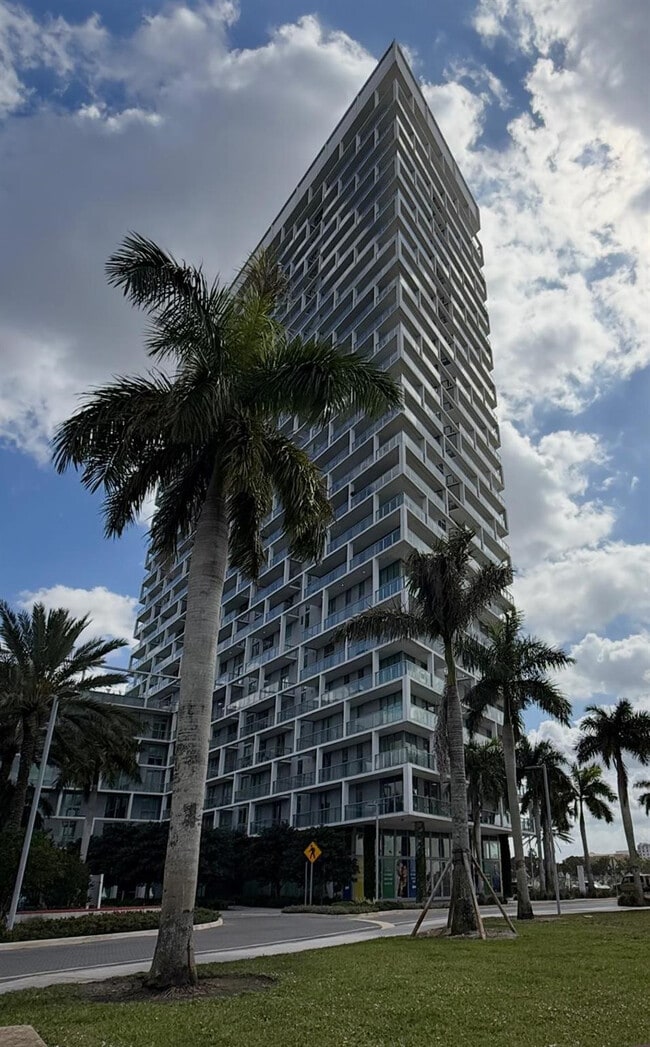 Building Photo - 2000 Metropica Wy Unit 1109