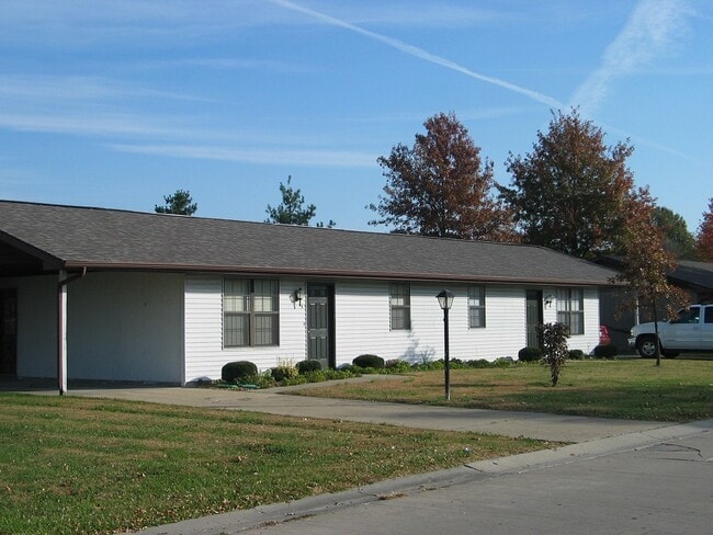 Building Photo - 311 Red Bird St Unit 311 B Redbird