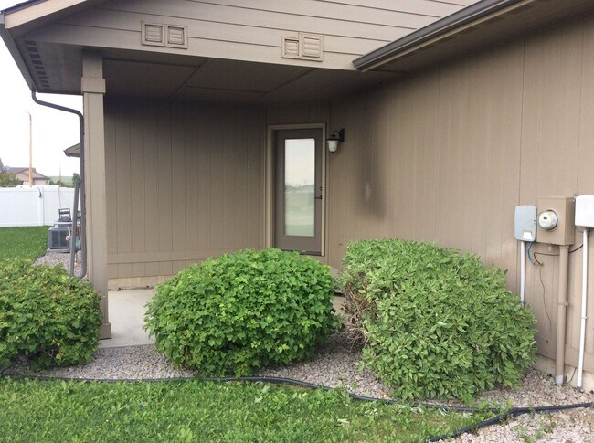 Photo - Lovely Townhouse for Rent in South Heart