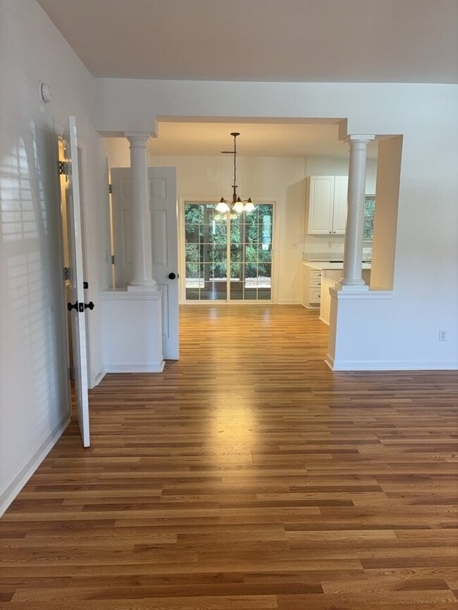 Photo - 1544 Oxborough Cir