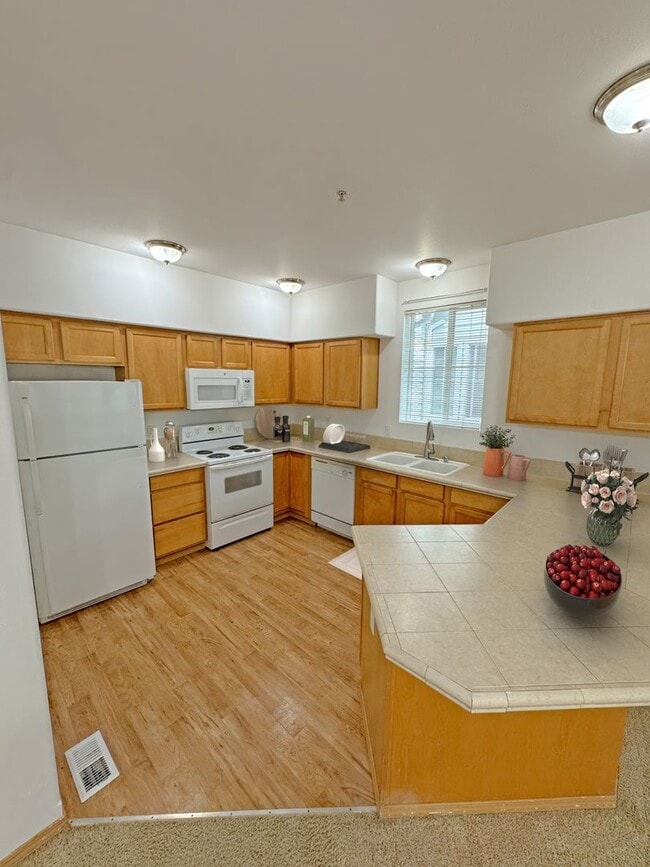 Photo - 1187 Griggs St