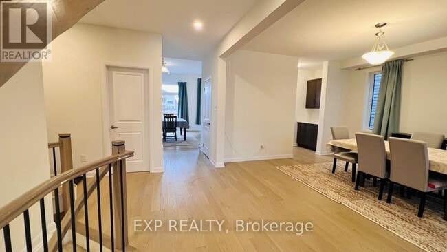 Photo - 747 Coast Cir