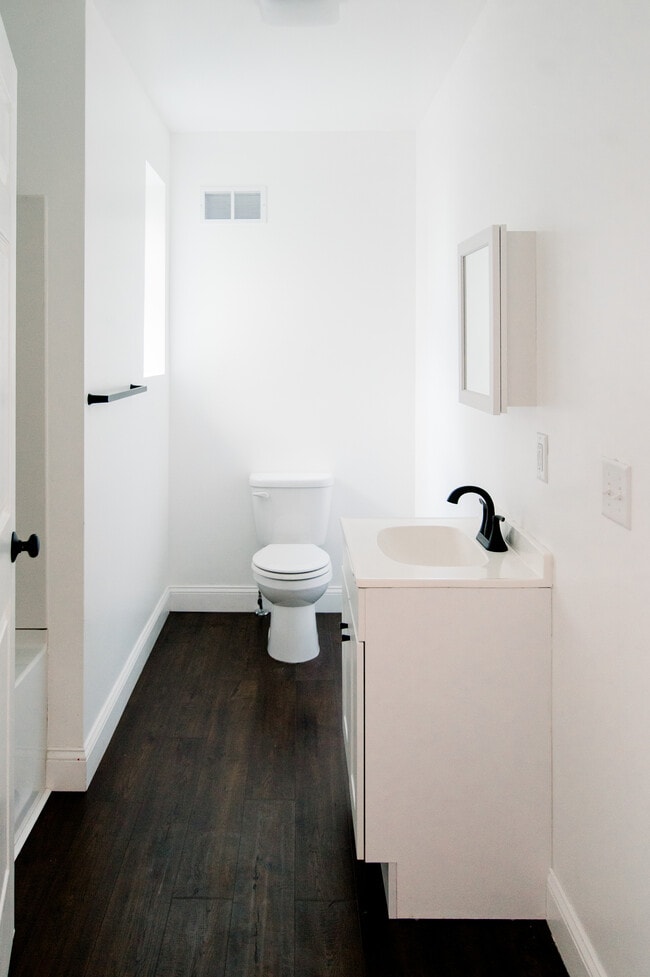 Bathroom - 516 S 8th St Unit 516B