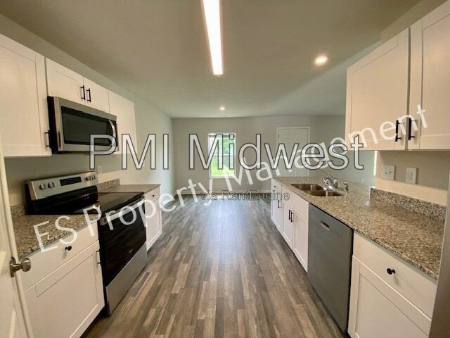 Photo - 2913 W Kings Cyn Dr