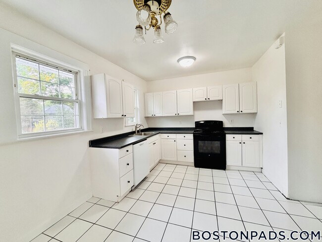 14 Hammondswood Rd Unit 2