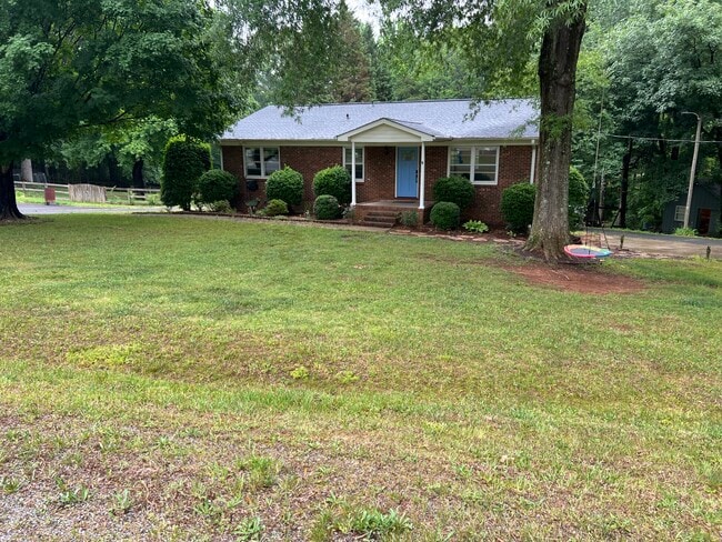 Photo - 509 Maverick Rd