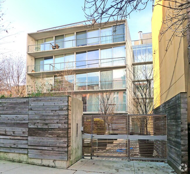 Photo - 580 Carroll St