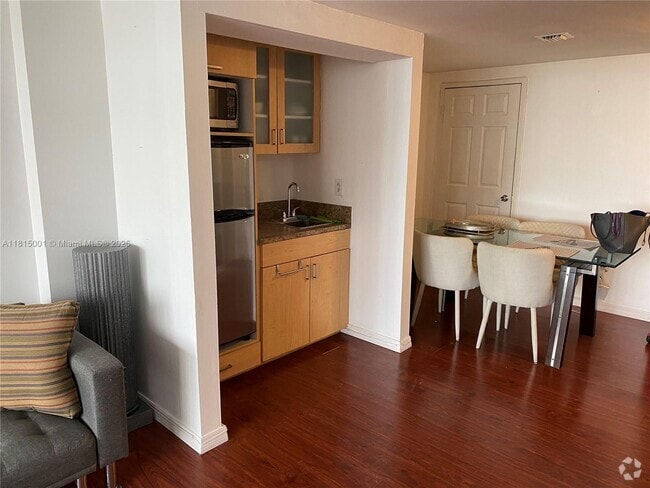 Building Photo - 825 Brickell Bay Dr Unit 443 Rental