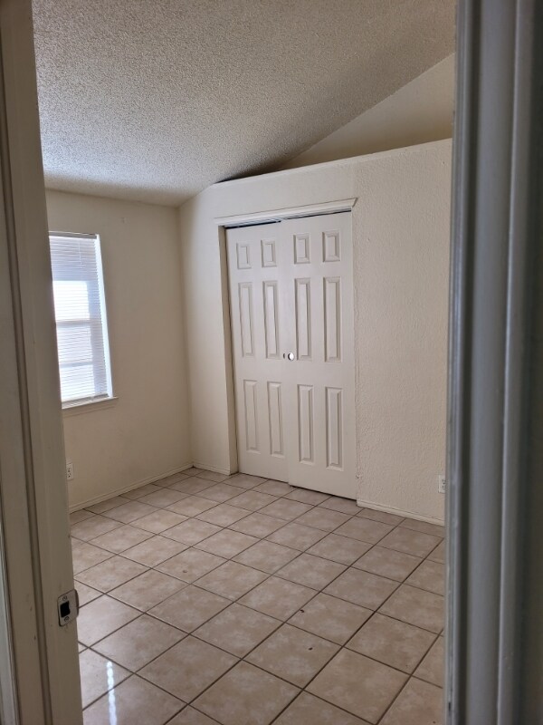 Photo - 910 Destello Rd