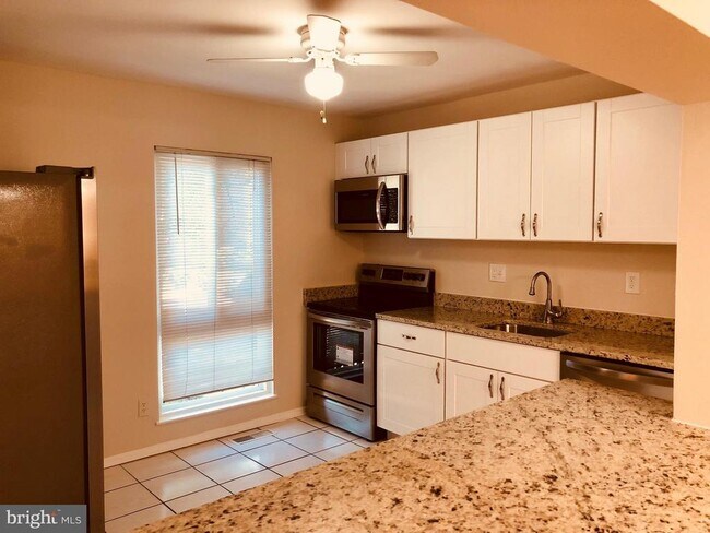 Photo - 6433 Rockshire St