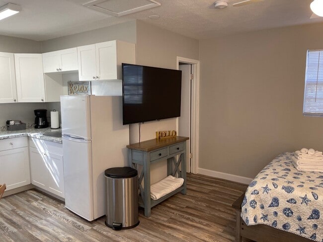 Photo - 2640 NE Indian River Dr