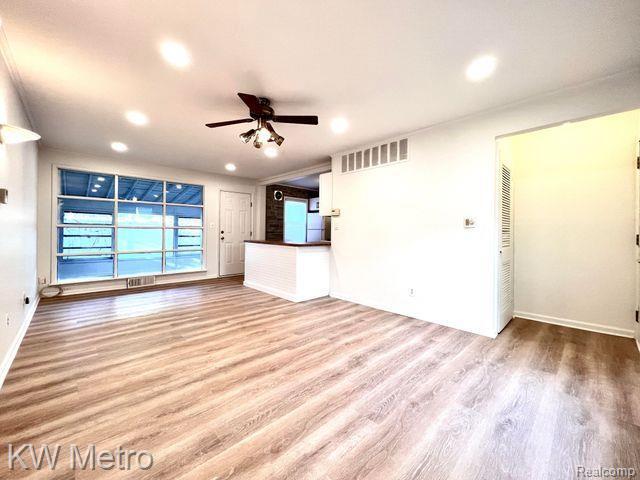 Photo - 10400 Troy St