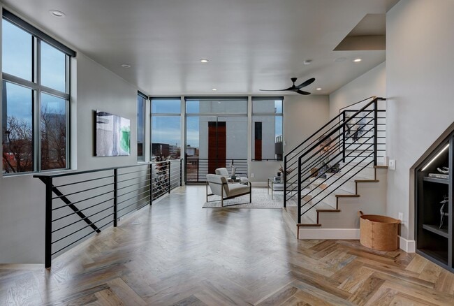 Photo - 819 NW 6th St