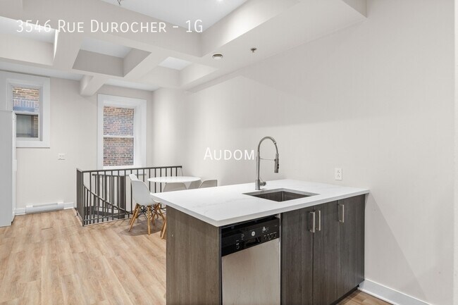 Photo - 3546 Rue Durocher Unit 1G