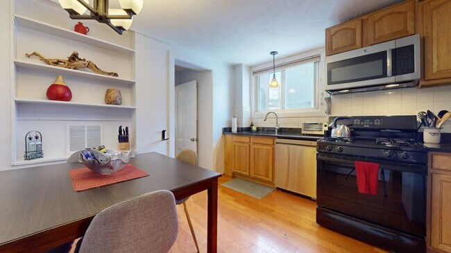 Photo - 1 bedroom in Brookline MA 02445 Unit 2