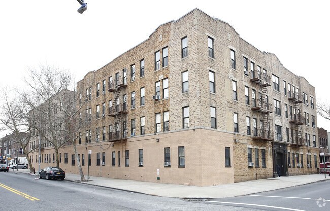 Photo - Winthrop Apartments