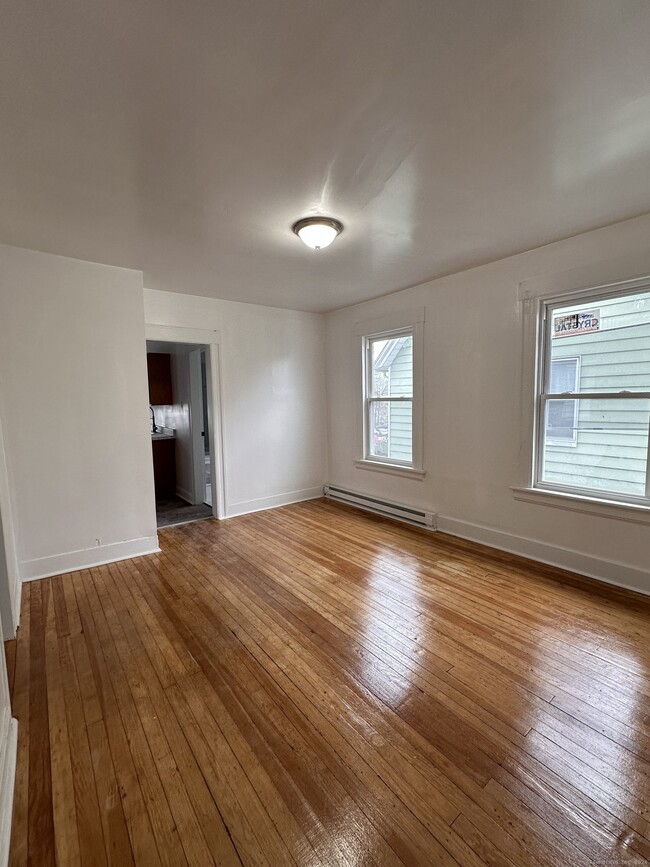 Photo - 48-50-50 Edwin St Unit 2nd Floor