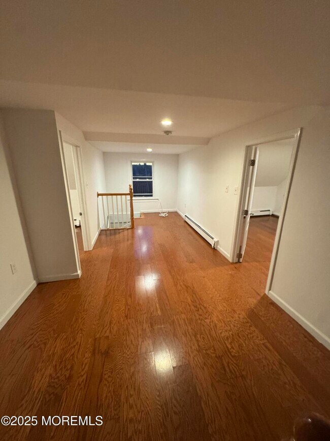 Photo - 346 Chelsea Ave