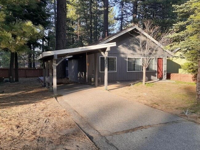 Building Photo - 3 bedroom cabin with carport