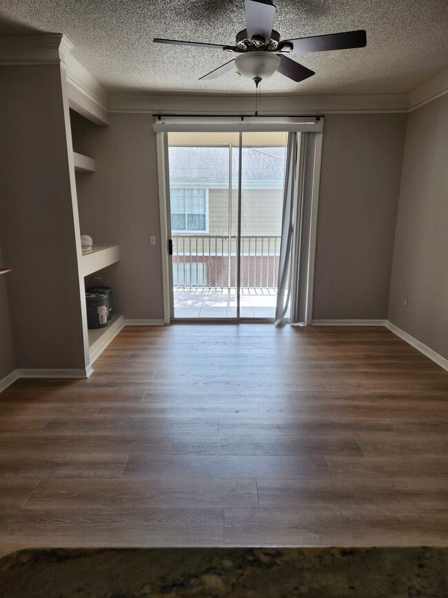 Living - 13003 Plantation Park Cir Unit 13210