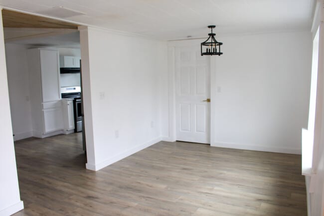 Photo - 842 Lloyd Ave