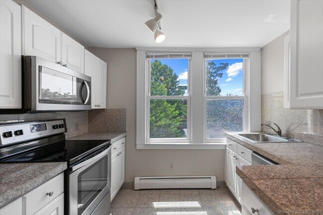 Photo - 500 Chapel St