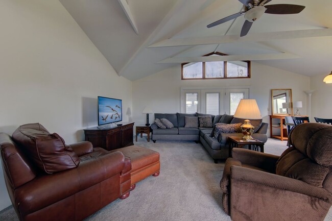 Photo - 404 Colorado Dr