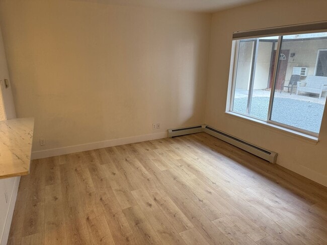 Photo - Available NOW! Updated 1 Bedroom 1 Bath Condo for Rent in Jefferson Park Unit 4