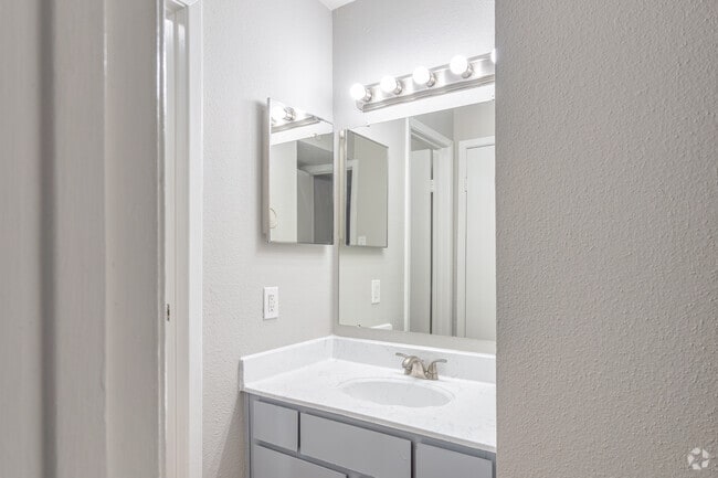 1BR, 1BA - 639SF