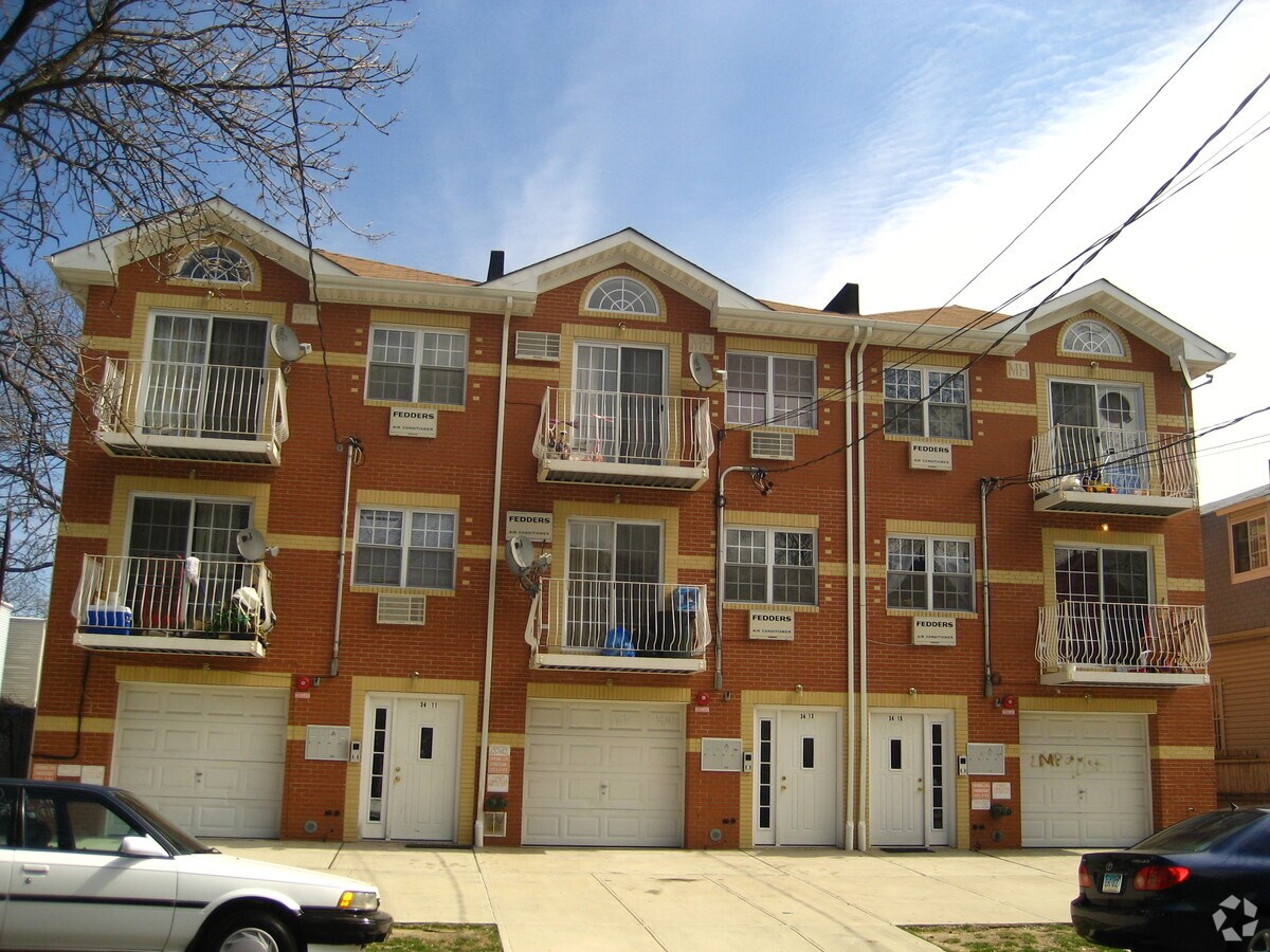 Photo - 34-13 100th St