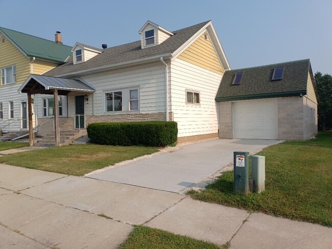 Building Photo - 418 Manitowoc St Unit 418 Rental