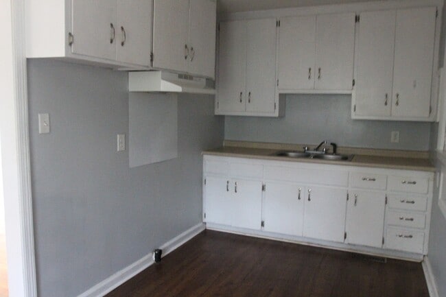 Photo - 1807 W Broad Ave