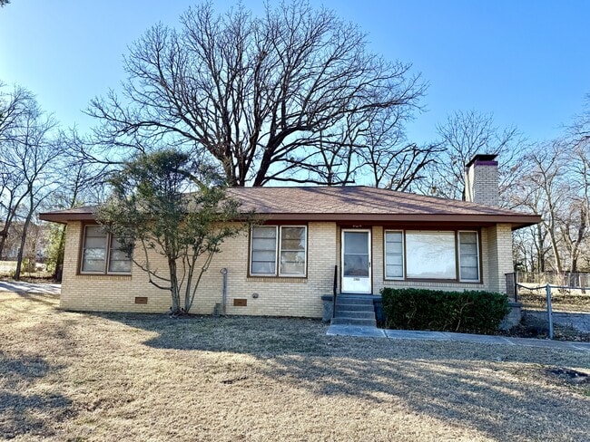 Building Photo - 2903 N.Commerce