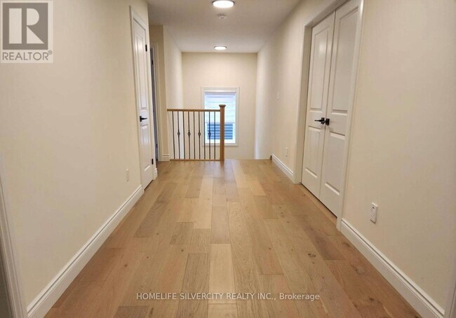 Photo - 89 Royal Cres