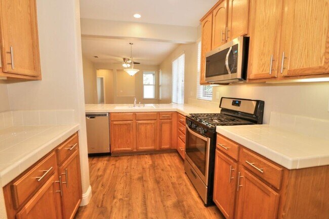 Photo - ADORABLE 3/2 Roseville Corner Lot Home!  PLEASE READ ENTIRE AD PRIOR TO CALLING AGENT FOR SHOWING.