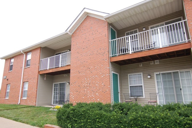 Photo - Somerset Place Apts.