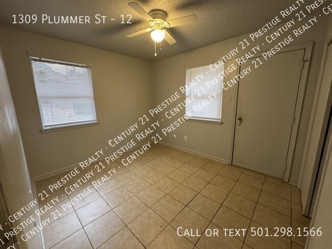 Photo - 1309 Plummer St Unidad 12