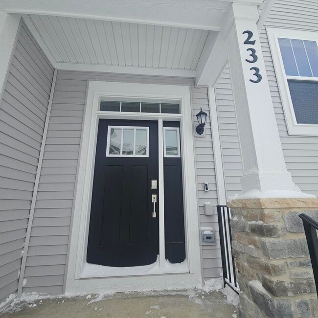 Photo - 233 Settlers Pl