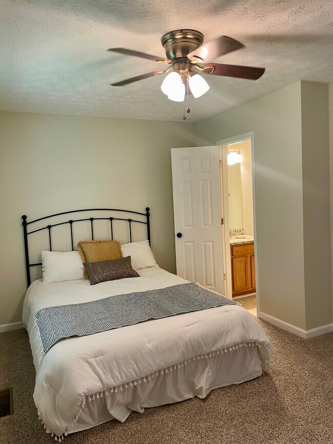 Photo - Jefferson Ridge Townhomes