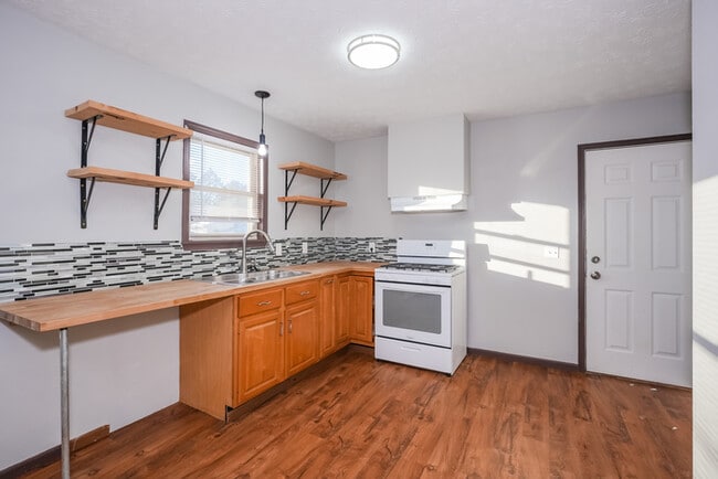 Photo - 416 Palomino Ct