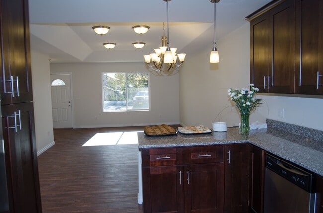 Photo - 981 W Cache Dr Unit A
