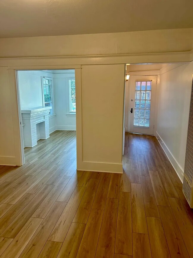 Photo - 1249 E Broadway Unidad 1249