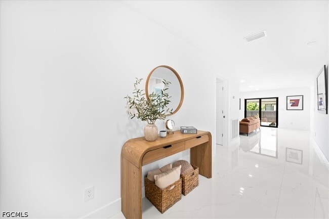 Photo - 2112 NE 1st Ave