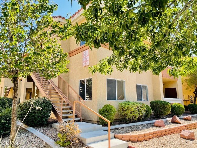 Photo - 1050 E Cactus Ave Unit 1117