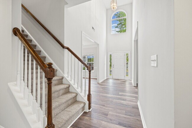 4 bed/2.5 bath in Matthews - 1st Month's Rent only $1000!