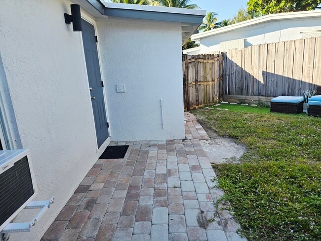 Photo - 1420 SW 3rd Ter Unidad B